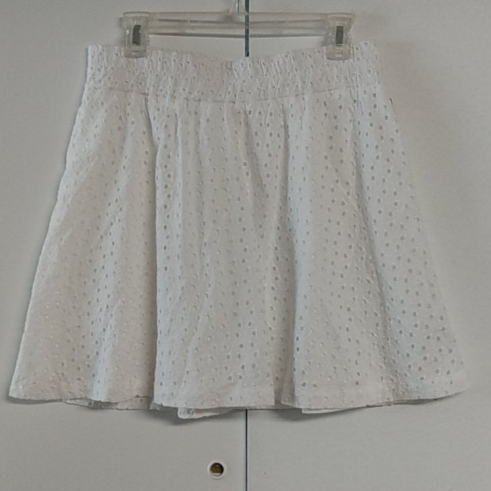 Lovely White Eyelet Detailed Mini Skater Skirt